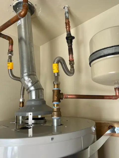Water heater installation and plumbing repair in Carsin Vale